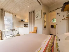 Beautiful bed and breakfast with pool - Image 4