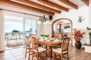 Villa with terrace, BBQ & garden - Image 4