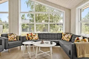 Holiday home with terrace, garden & BBQ - Image 4