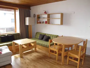 Holiday apartment with pool - Image 3
