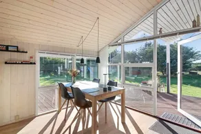 House with pool, garden & hot tub - Image 4