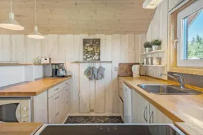Family-oriented wonderful house with barbecue, terrace & sauna - Image 5