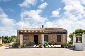 Merveilleuse maison de vacances entièrement équipée avec barbecue, internet haut débit et piscine privée | Vue jardin | Avec animaux admis - Image 3