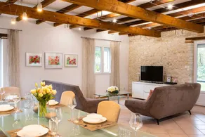 Maravillosa casa rural apropiada para familias con jardín, terraza y barbacoa | Vistas al jardín - Image 3
