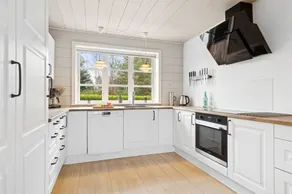 Fully equipped holiday home with garden, terrace & BBQ | Pet-friendly - Image 3