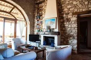 Villa mit privatem Pool, Terrasse und Garten - Image 3