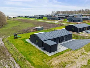 Children-friendly spacious house with sauna, BBQ & hot tub | Sea view | Close to the beach | Pets are welcome - Image 3