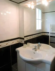 Well-Decorated Rosemont Cottage in Prime Location - Image 5