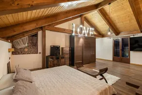 Nice chalet with jacuzzi, BBQ & private pool - Image 4