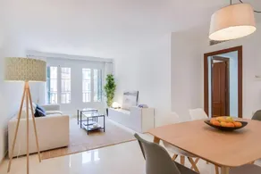 Charmantes und geräumiges Apartment mit 4 Schlafzimmern und Balkonen in bester Lage der Altstadt - Image 4