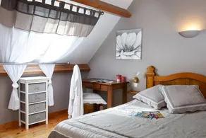 Fully equipped big cottage with hot tub, garden & barbecue | Garden view | Pets allowed - Image 3