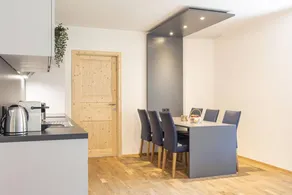 Holiday apartment with garden & hot tub | Mountain view - Image 2