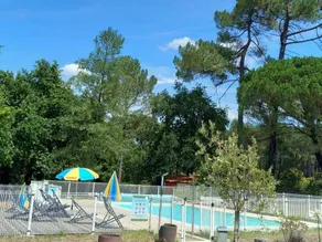 Holiday home with heated pool - Image 3