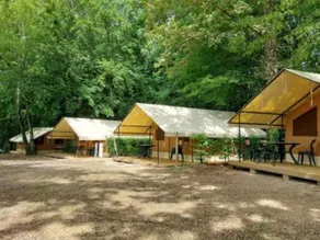 Tent with terrace & heated pool - Image 5