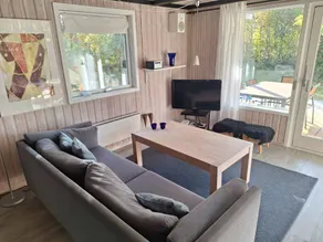 Holiday home with barbeque, terrace & garden - Image 5