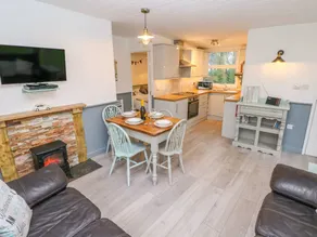 Cottage with garden - Image 3