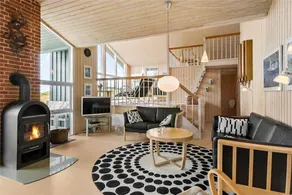 Holiday home with terrace, barbeque & jacuzzi - Image 2