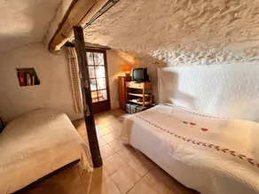 Holiday apartment with terrace, barbecue & garden - Image 3