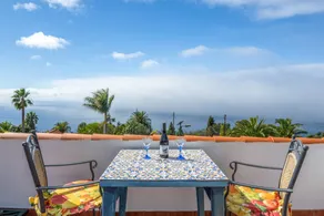 Casa 'Isabel' with Sea Views, Private Terrace and Wi-Fi - Image 2