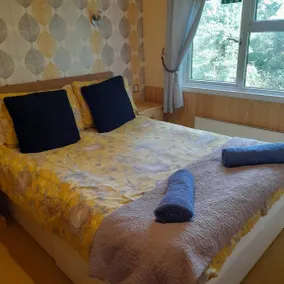 Family-friendly charming cabin with pool & garden - Image 2