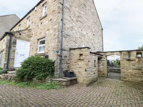 Cottage with garden - Image 3