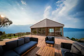 'Villa Arias' mit Seeblick, Pool und WLAN - Image 4