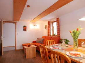 Ferienwohnung 'Rose' mit Gemeinschaftsgarten, Balkon und Wi-Fi - Image 3