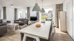 Family-oriented villa with garden | Next to the beach - Image 4