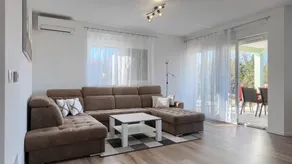 Fully equipped big villa with private pool, garden & terrace - Image 4