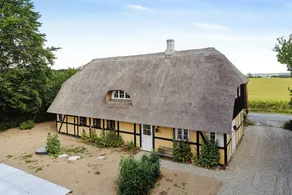 Family-friendly house with garden, terrace & barbecue - Image 3