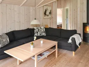 Ferienhaus mit Terrasse, privatem Pool und Garten - Image 4