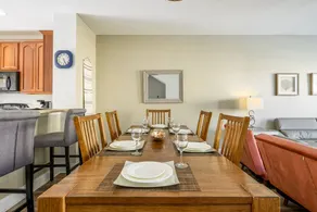 Grand appartement en copropriété convivial et familial avec barbecue, terrasse et piscine - Image 4