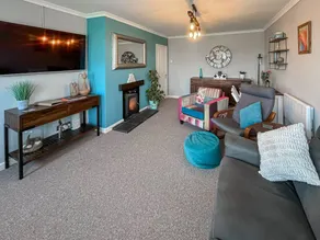 Cottage with garden & jacuzzi | River view - Image 4