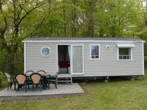Gradevole casa mobile adatta alle famiglie con terrazza e piscina - Image 4