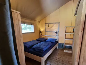Tent with garden - Image 5