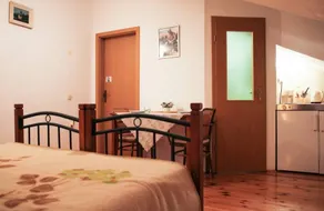 Studio with barbecue & garden | Next to the beach - Image 3