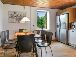 Holiday apartment with garden & barbecue - Image 3
