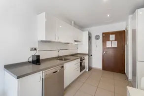 House | City view - Image 4