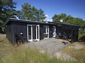 Holiday home with terrace - Image 2