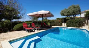 Villa con giardino, griglia e piscina privata - Image 2