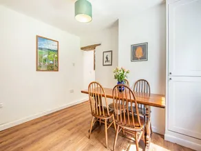Cottage with garden & barbecue - Image 4