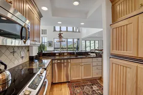 Appartement en copropriété avec terrasse, piscine chauffée et jacuzzi - Image 3
