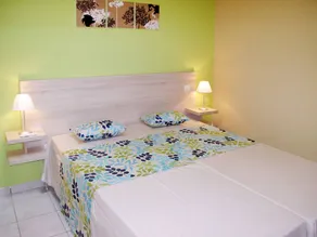 Holiday home with pool, sauna & terrace - Image 4