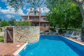 5 Schlafzimmer, 5 Badezimmer, privater Pool, Holzkohlegrill, Wohnzimmer, Küche - Image 2