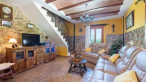 Apartment with pool, barbecue & garden - Image 2