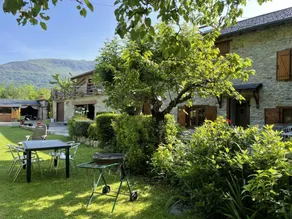 Holiday home with barbecue & garden | Mountain view | Next to the ski - Image 3