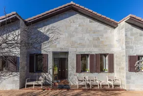 Family-friendly holiday home with garden, private pool & terrace | Garden view | Pets are welcome - Image 4