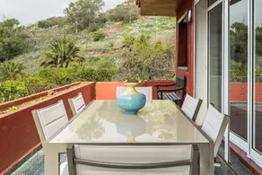 Villa entièrement équipée avec sauna, piscine privée et jardin | Vue jardin - Image 5