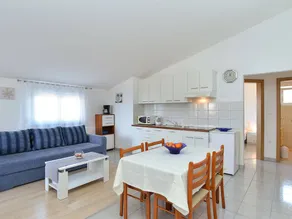 Holiday apartment with terrace - Image 4
