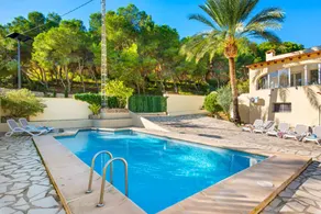 Fully equipped villa with private pool, barbecue & terrace - Image 3